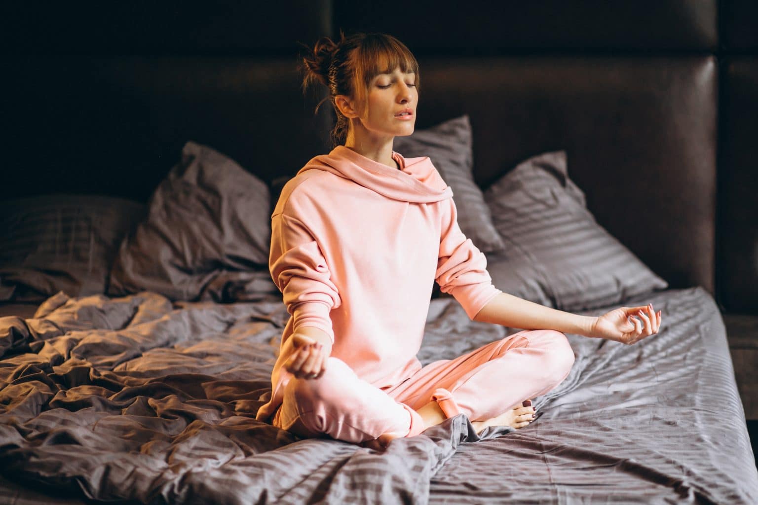 Affirmations vs Mindfulness: How They Complement Each Other — Breathing For Better Sleep
